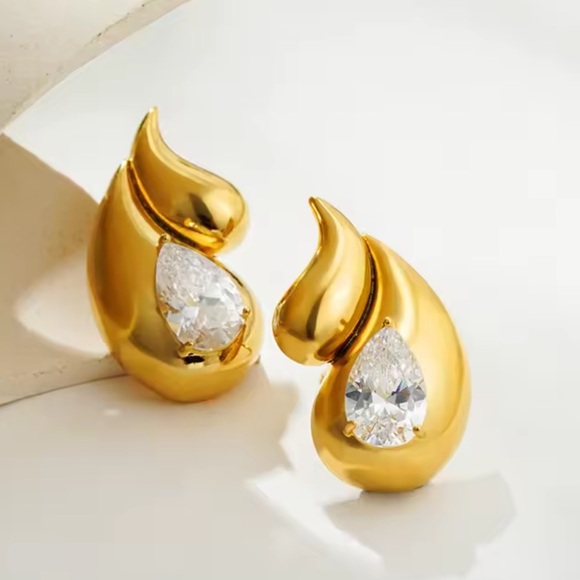 Golden Flame Teardrop Diamond Earrings - Picture 4 of 7